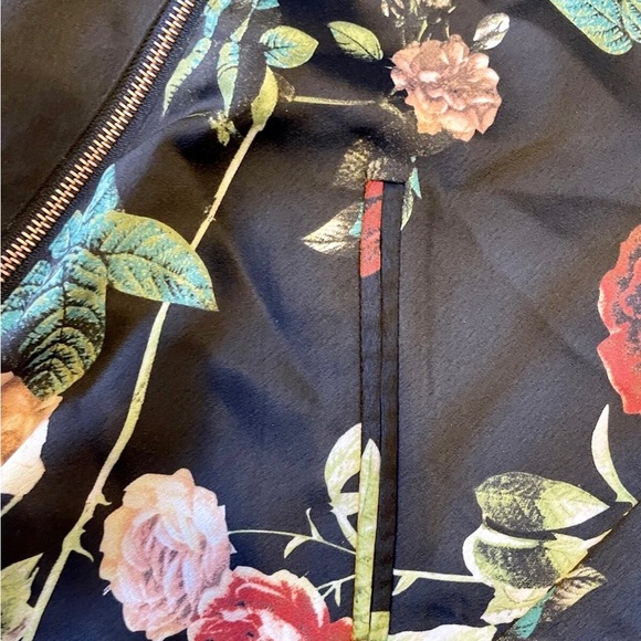 I Jeans by Buffalo Ladies Size Med Lined Floral Silky Bomber Jacket Black Floral - Picture 5 of 8